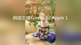 顶级美臀肥穴牙套清纯小姐姐  没穿内裤屁股对着镜头揉捏  半蹲下翘起极度诱惑  跪在床上菊花多开了想插入