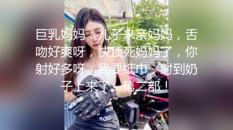 后入小骚货女友，兴致上来了还求我打她屁股