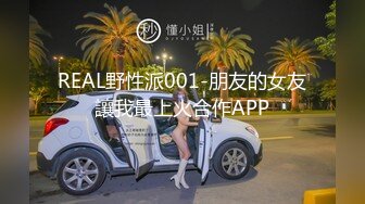 练瑜伽的小姐姐身材就是棒