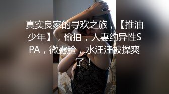  黑客破解家庭网络摄像头偷拍 两个巨乳少妇日常生活在客厅和老公啪啪