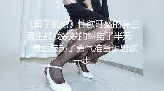 身材都扁了,奶子扁,小腹扁,屁股也扁了,小夥就爱艹这种良家熟女,抱着屁股打桩